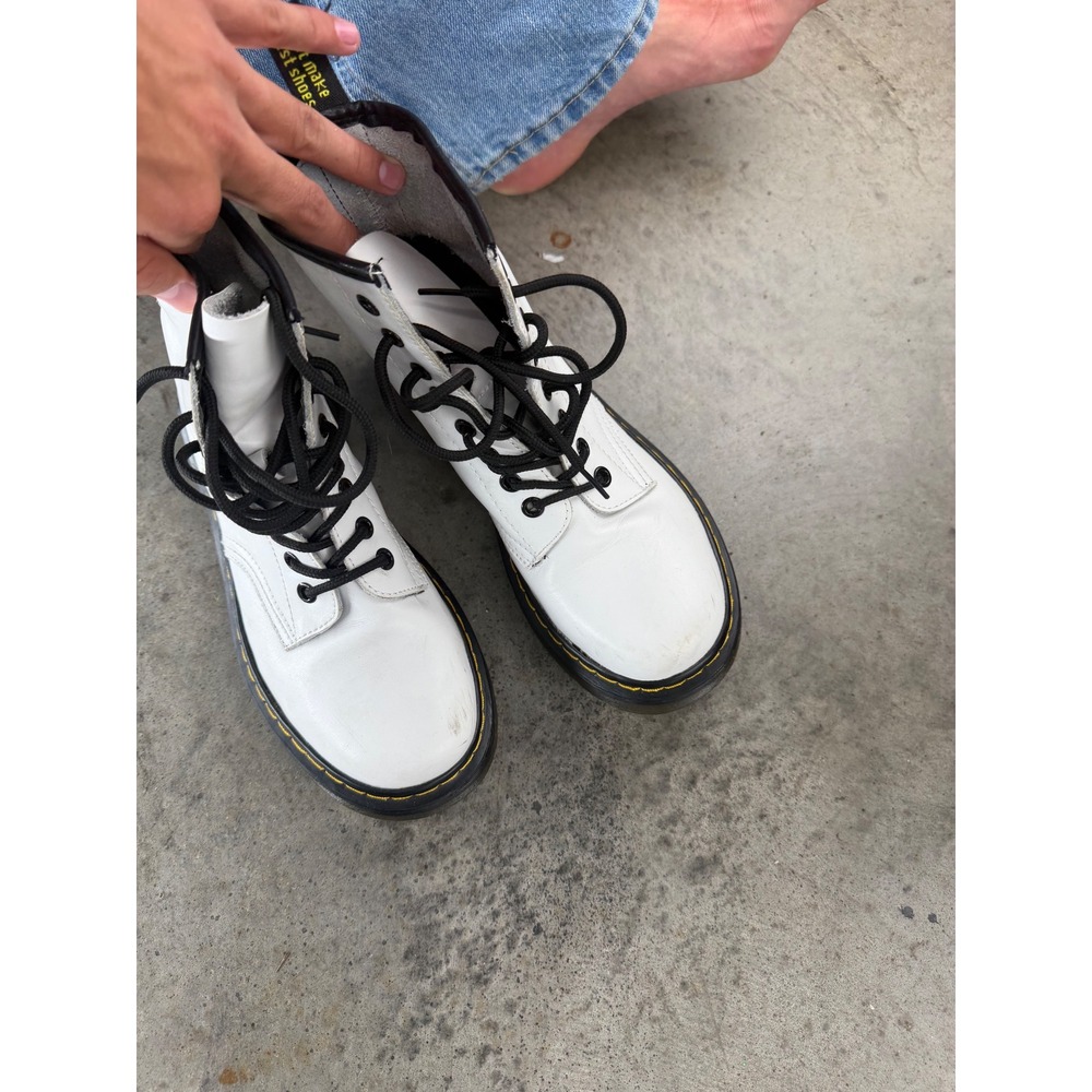 White Leather 8 Eye Combat Boots Chunky Ankle Boots Size 6 Dr. Marten Style - Picture 8 of 8